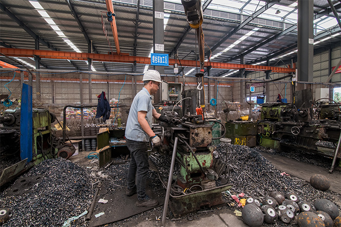 曲靖网架配件-螺栓球加工车间